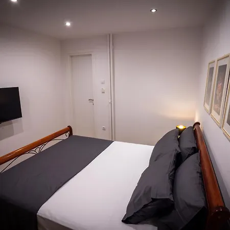 My Secret Garden Rooms - Apartment With 2 Private Rooms, Separate Baths And Balcony Garden-3